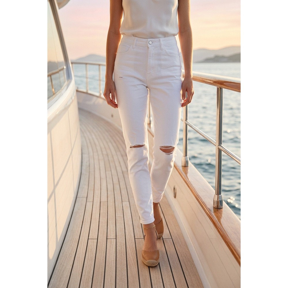 Vibrant M.I.U. White Distressed High Rise Skinny Jean XL Coastal Chic Clean Girl